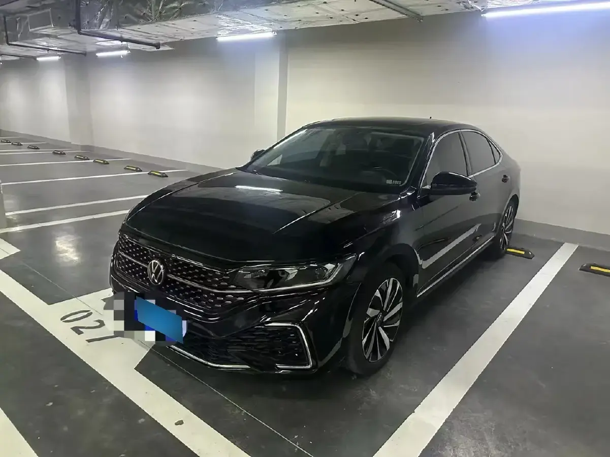 2022 Volkswagen Passat 2.0T 186HP L4 7DCT