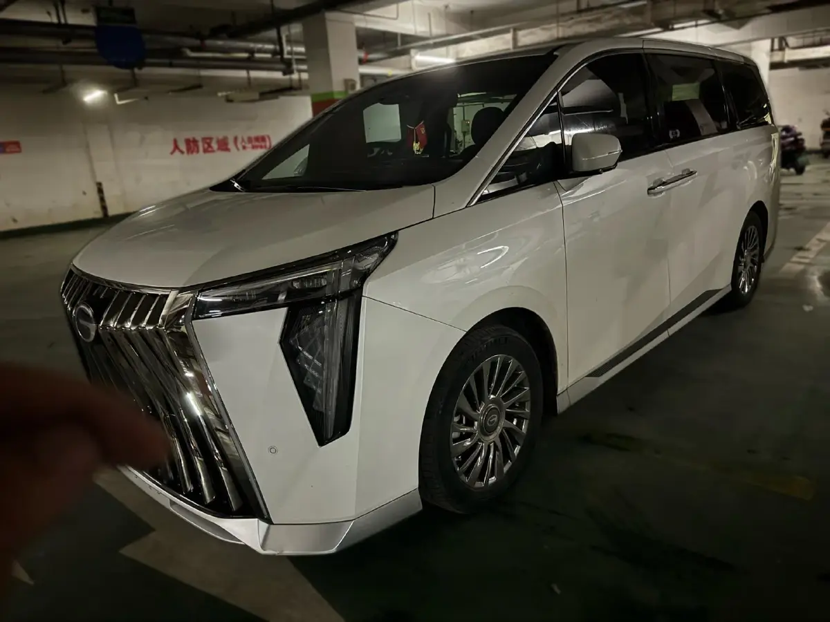 2023 GAC Trumpchi M8 2.0T 190HP L4 E-CVT Hybrid