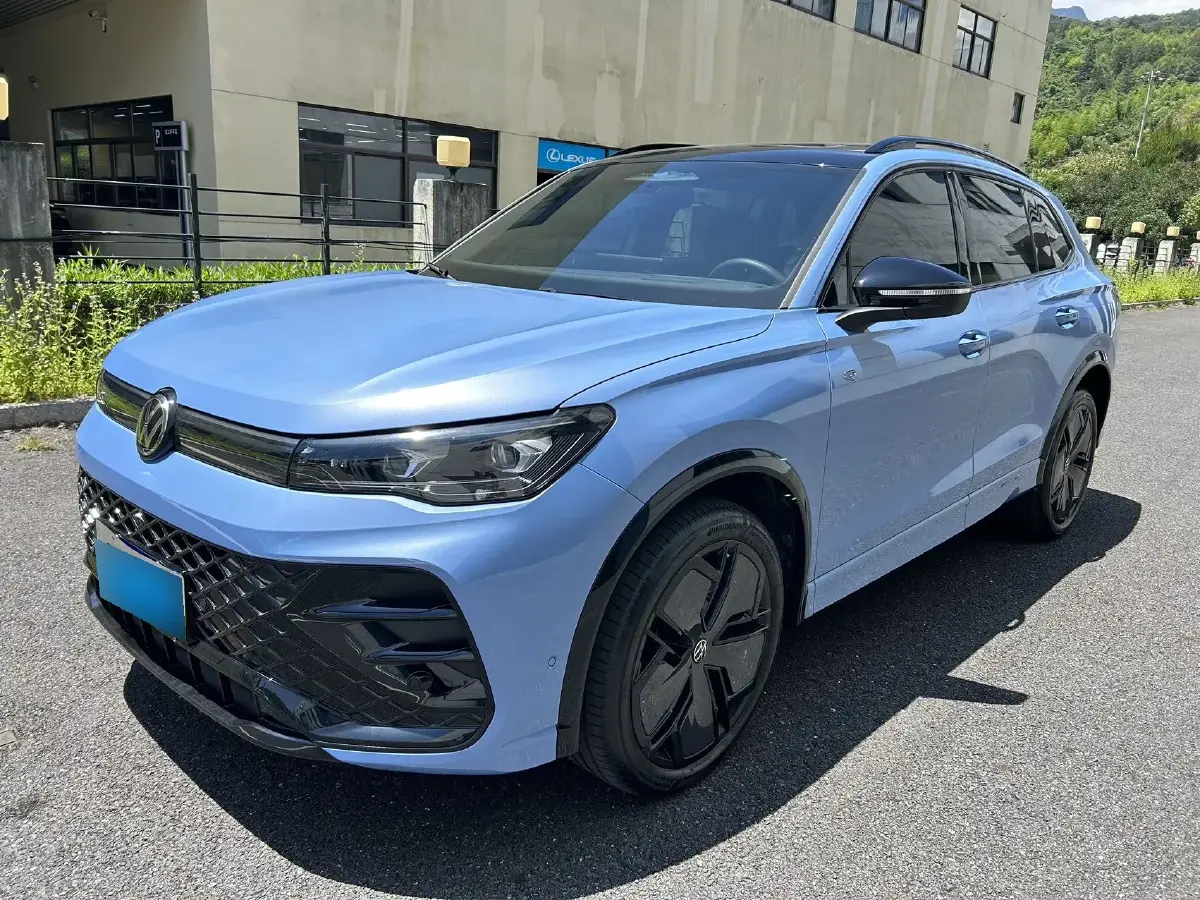 2024 Volkswagen Tiguan L 2.0T 220HP L4 7DCT