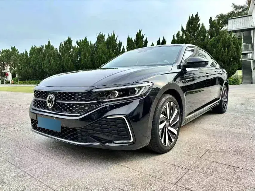 2022 Volkswagen Passat 2.0T 186HP L4 7DCT