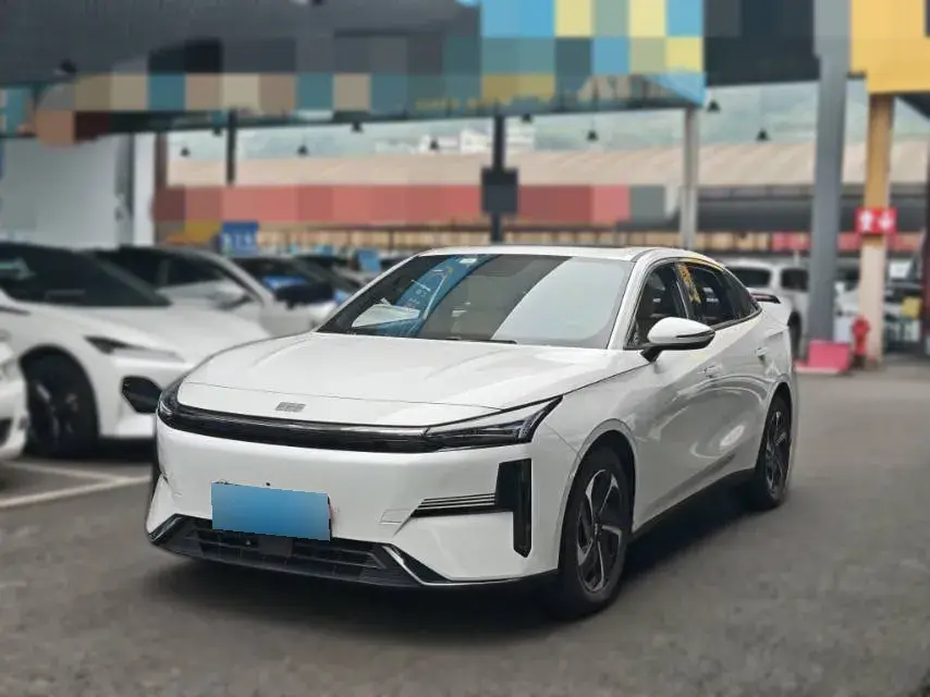 2023 Geely Galaxy L6 1.5T 163HP L4 3DHT PHEV