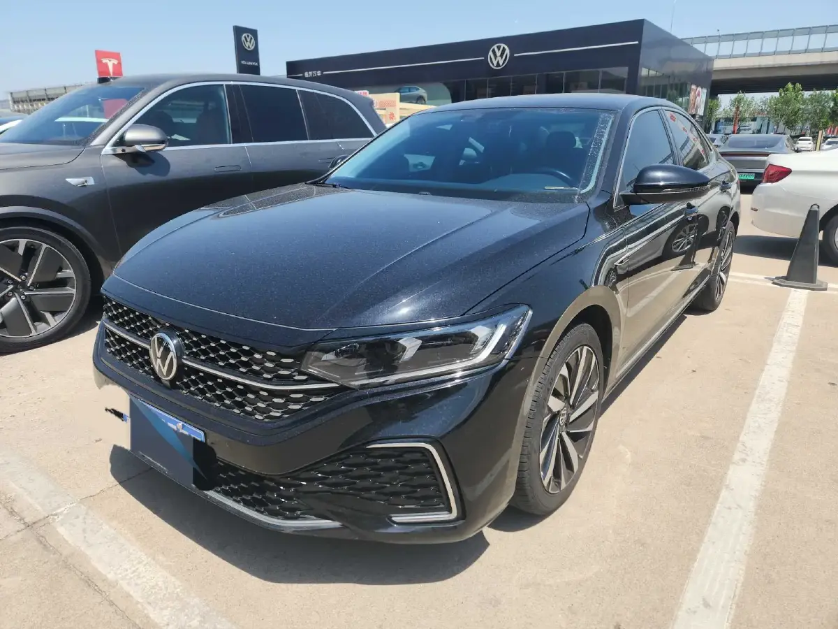 2022 Volkswagen Passat 2.0T 186HP L4 7DCT