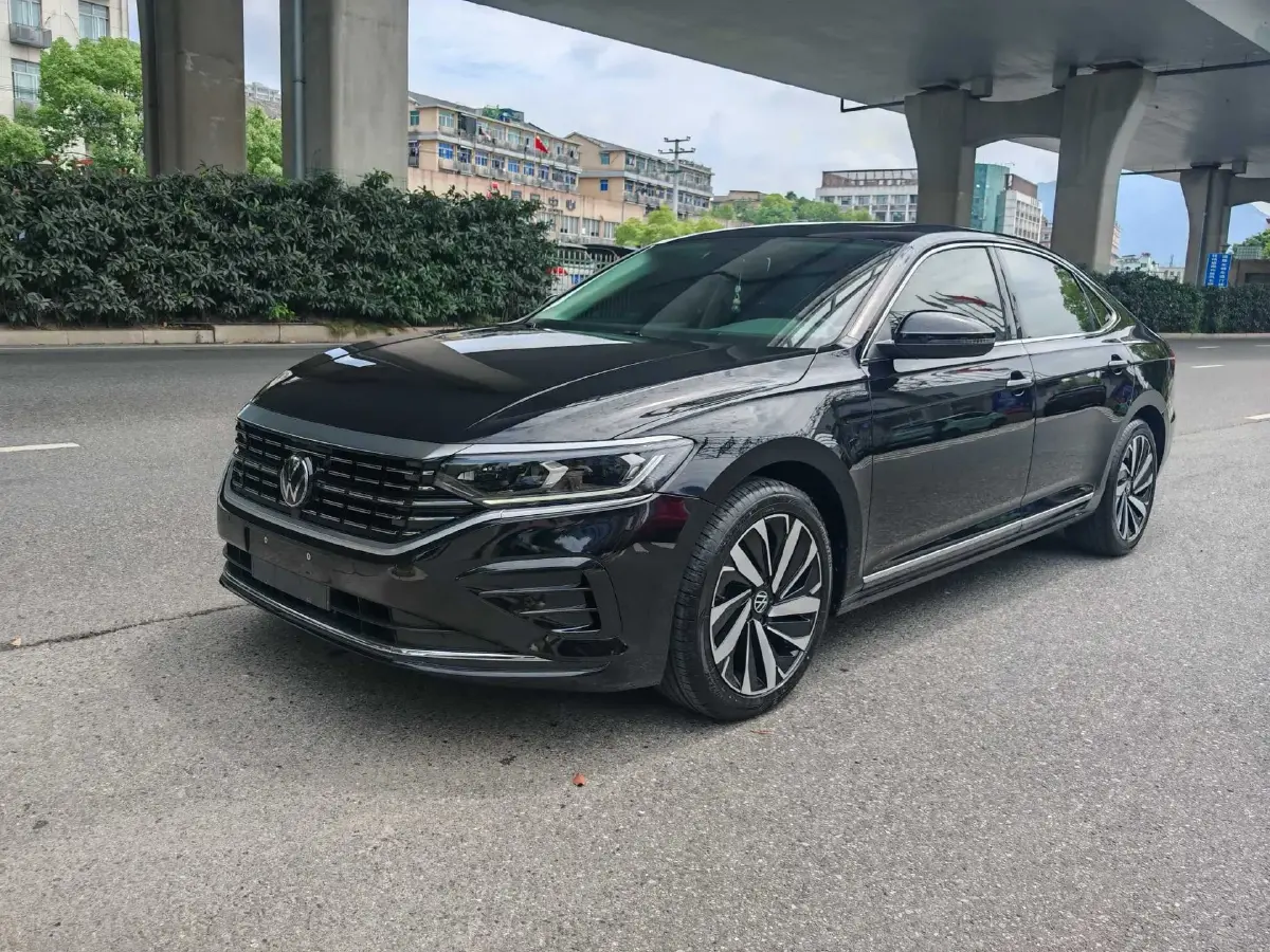 2022 Volkswagen Passat 2.0T 186HP L4 7DCT