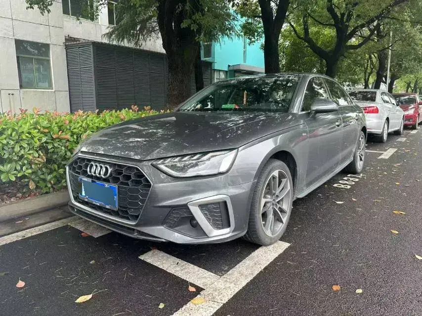 2022 Audi A4L 2.0T 190HP L4 7DCT