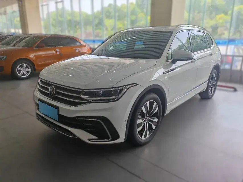 2024 Volkswagen Tiguan L 2.0T 186HP L4 7DCT