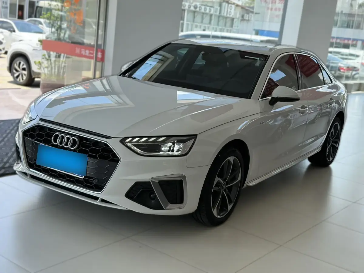 2023 Audi A4L 2.0T 190HP L4 7DCT