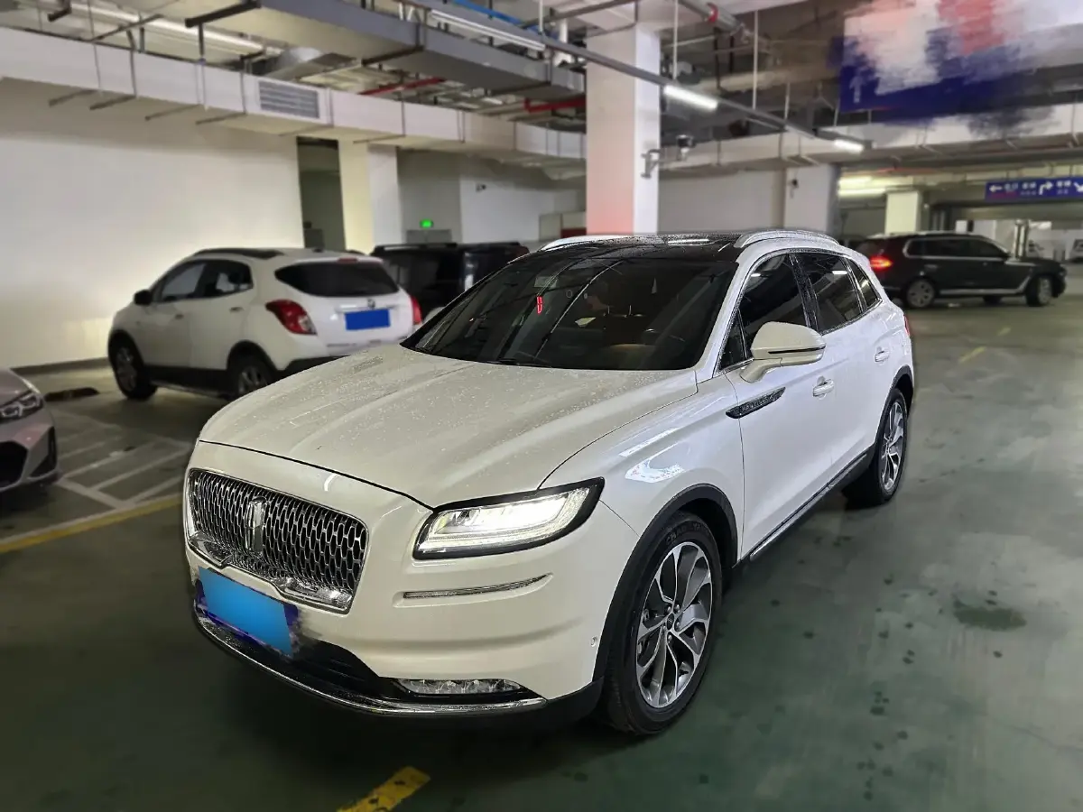 2021 Lincoln Nautilus 2.0T 245HP L4 8AT