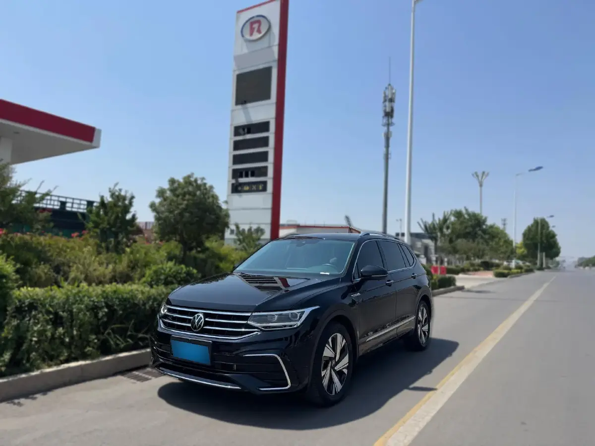 2023 Volkswagen Tiguan L 2.0T 186HP L4 7DCT