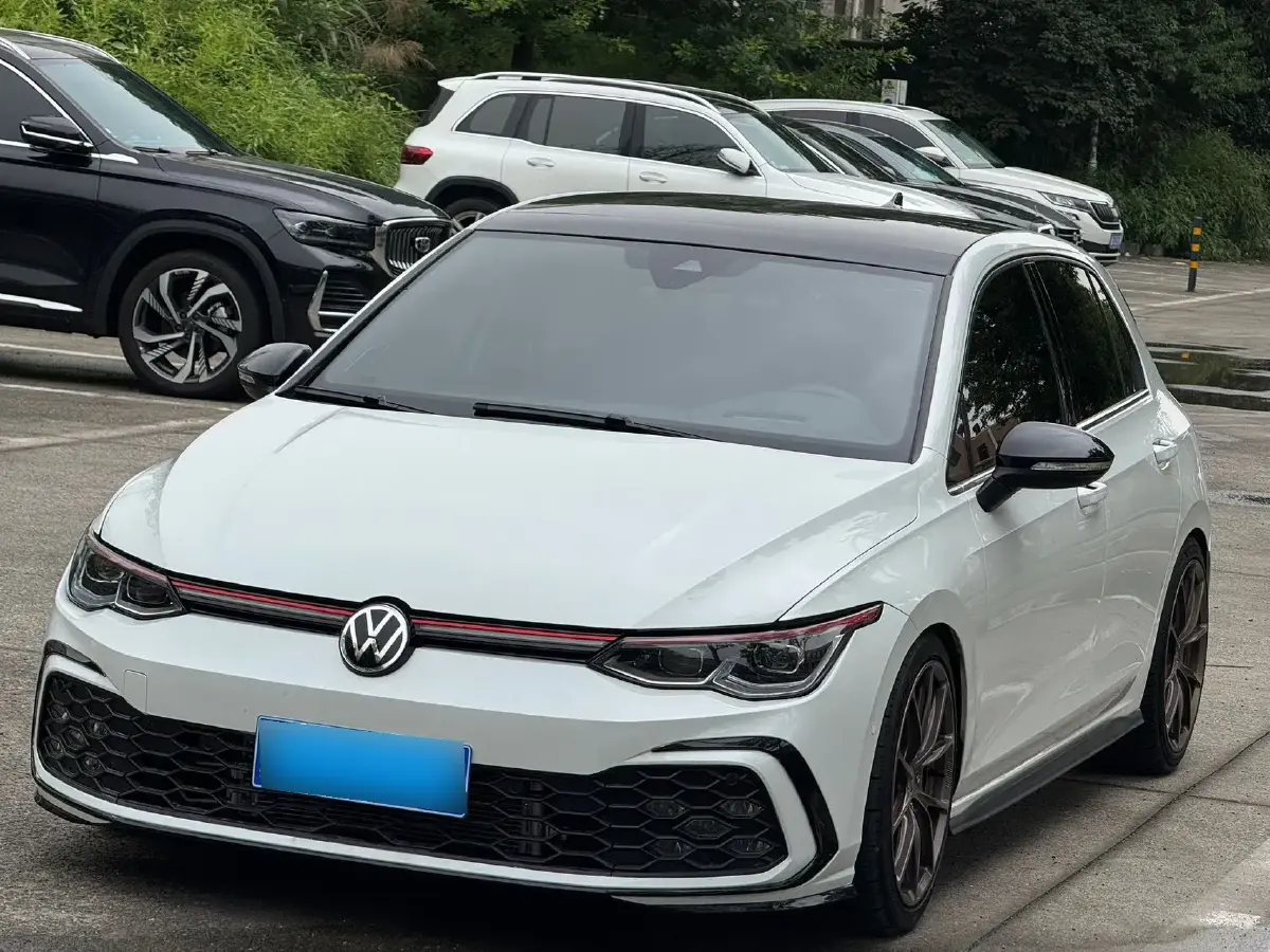 2023 Volkswagen GolfGTI 2.0T 220HP L4 7DCT