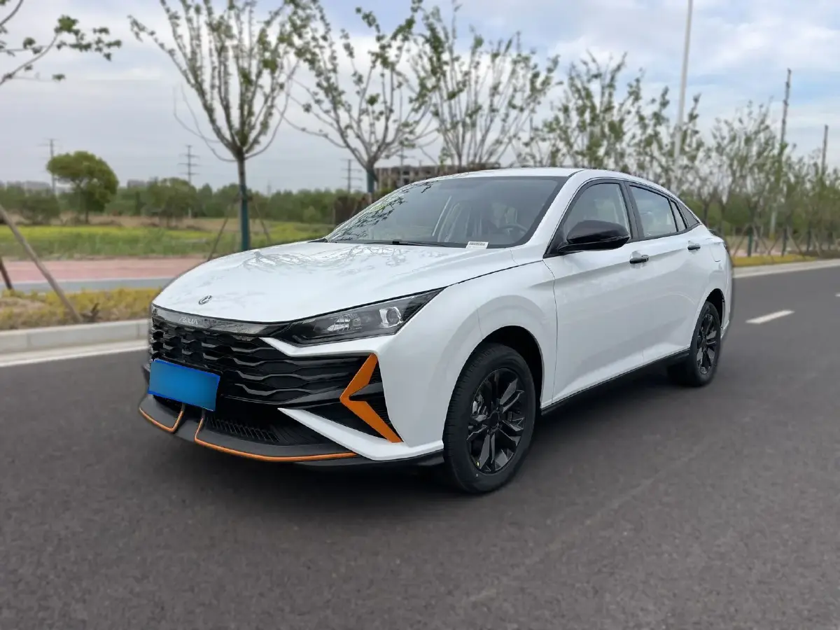 2023 DongFeng Aeolus YiXuan 1.5L 125HP L4 6DCT