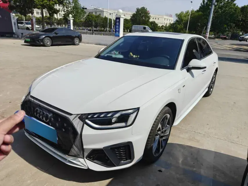 2024 Audi A4L 2.0T 190HP L4 7DCT