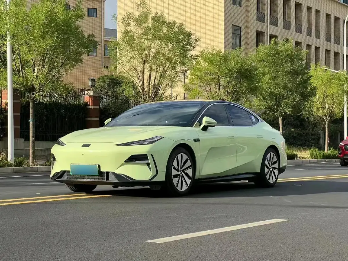 2024 Geely Galaxy E8 BEV 76KWH