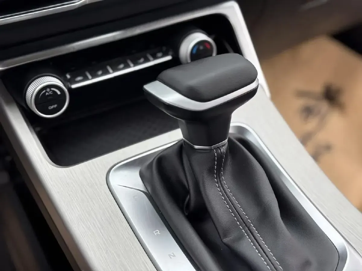 2025 Geely Coolray 1.5L 126HP L4 CVT,autocango,china used car exporter,china ev exporter,chinese used car exporter,chinese used ev exporter