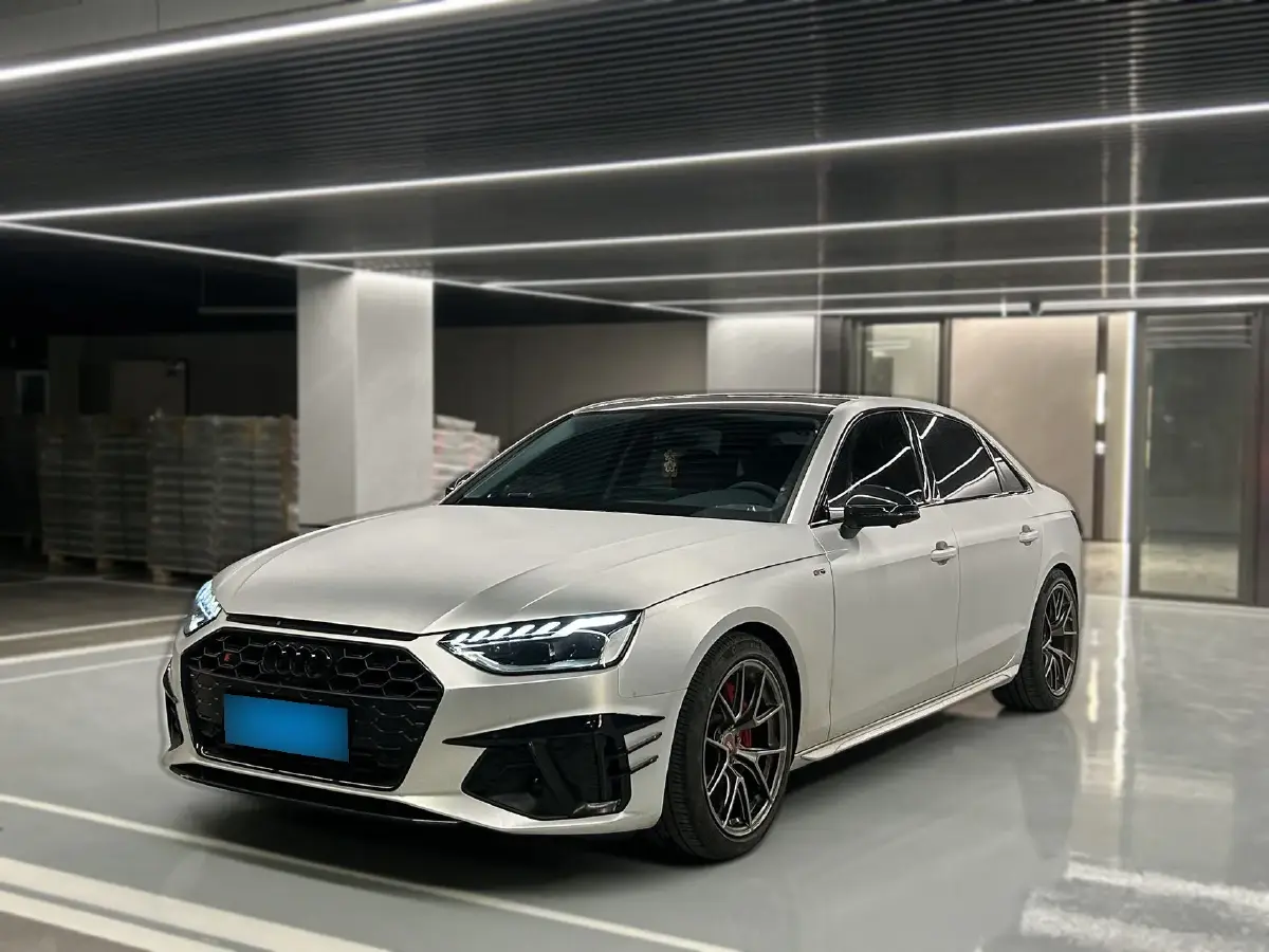 2022 Audi A4L 2.0T 190HP L4 7DCT