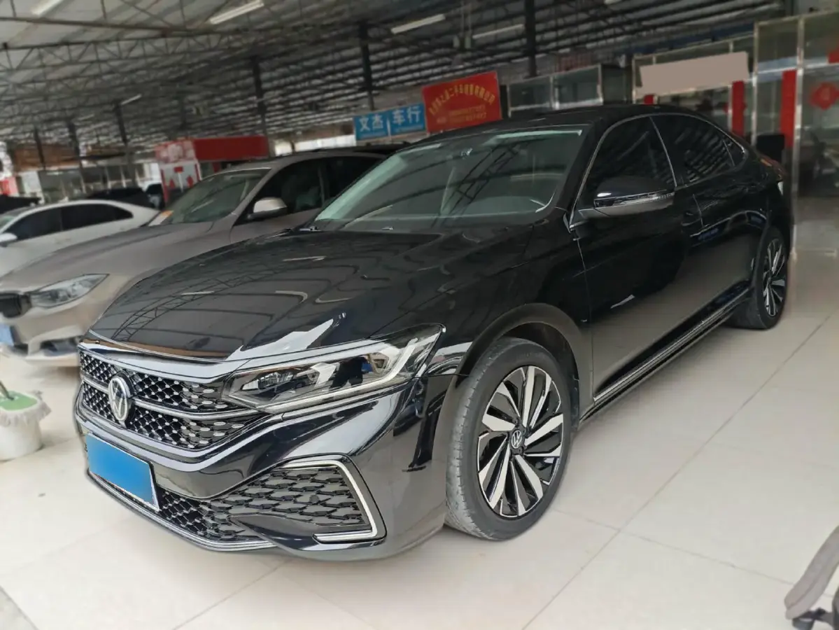 2022 Volkswagen Passat 2.0T 186HP L4 7DCT