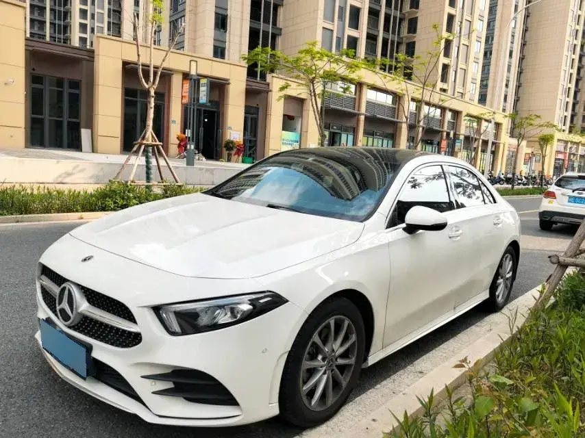 2022 Mercedes-Benz A Class 1.3T 163HP L4 7DCT