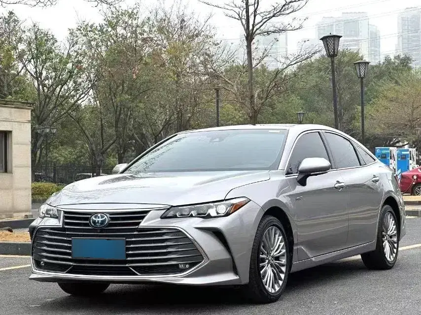 2019 Toyota Avalon 2.5L 178HP L4 E-CVT Hybrid