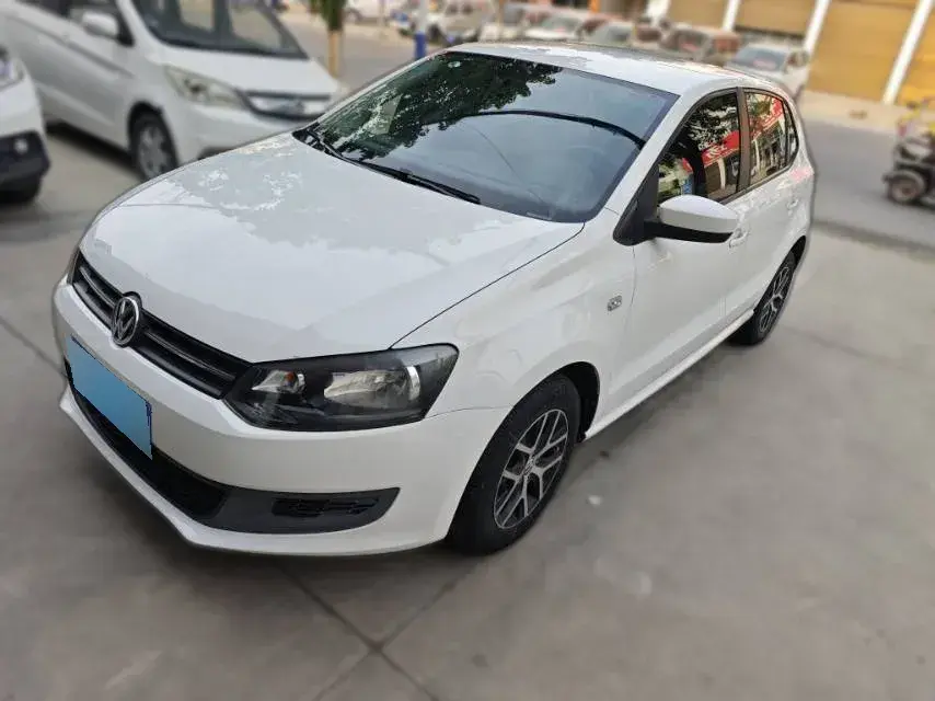2011 Volkswagen Polo 1.4L 86HP L4 5MT