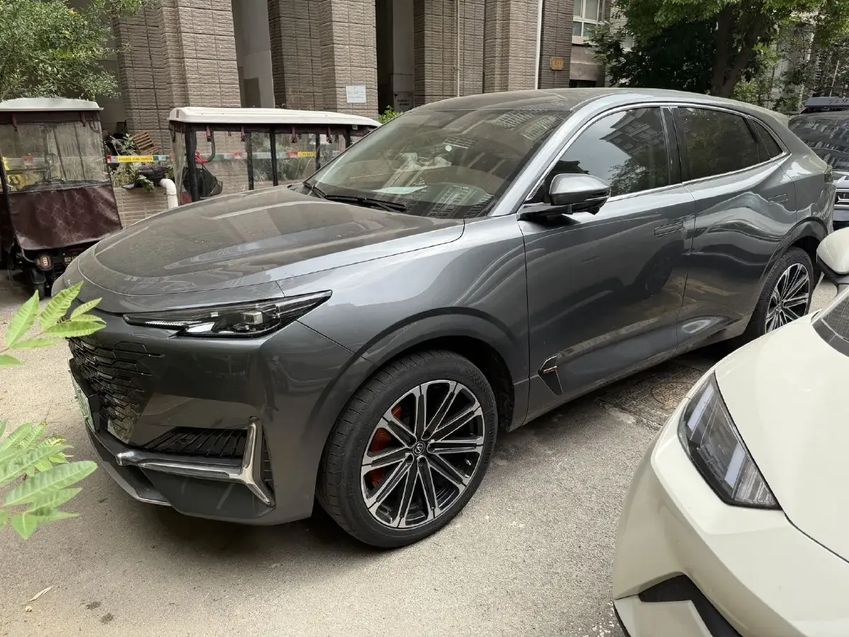 2022 ChangAn UNI-K iDD 1.5T 170HP L4 6TCT PHEV 30.74KWH