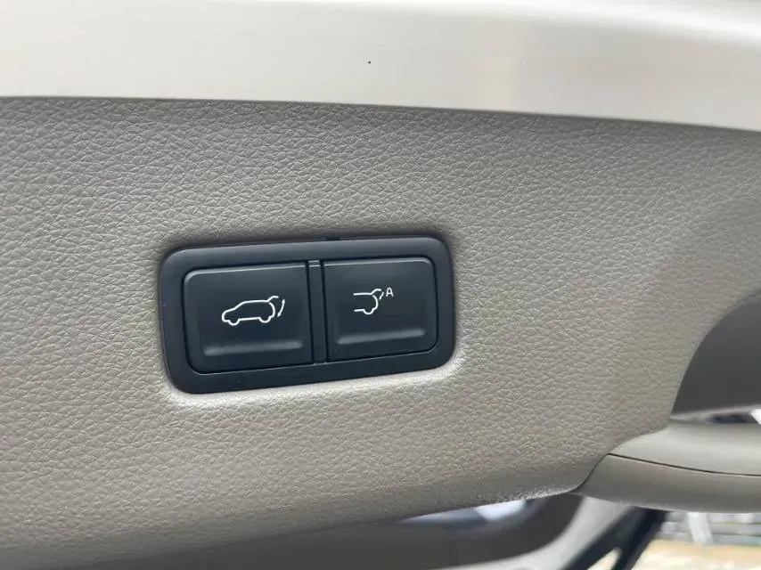 2021 Kia Carnival 2.0T 233HP L4 8AT,autocango,china used car exporter,china ev exporter,chinese used car exporter,chinese used ev exporter