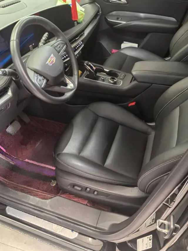 2024 Cadillac XT4 2.0T 237HP L4 9AT,autocango,china used car exporter,china ev exporter,chinese used car exporter,chinese used ev exporter