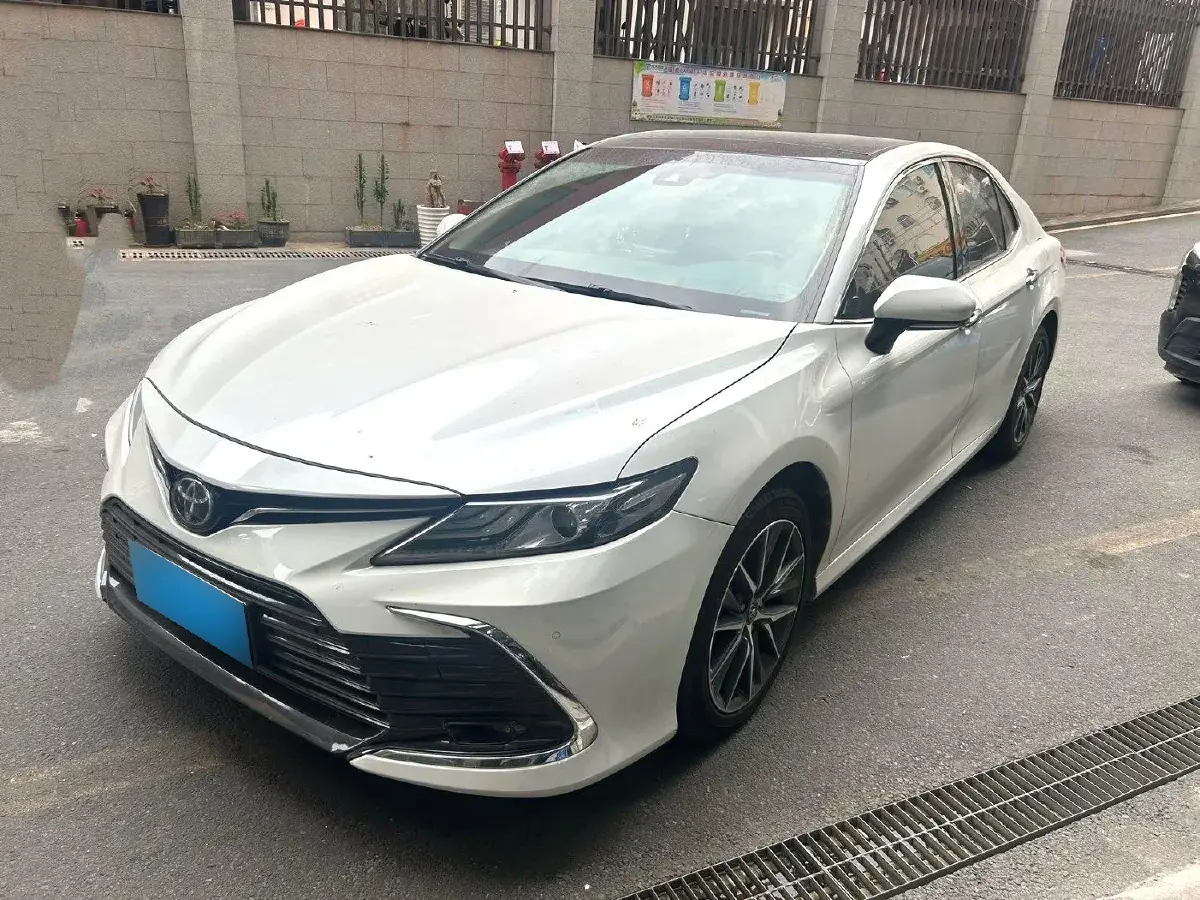 2021 Toyota Camry 2.5L 209HP L4 8AT