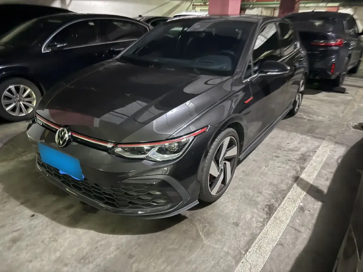2023 Volkswagen GolfGTI 2.0T 220HP L4 7DCT