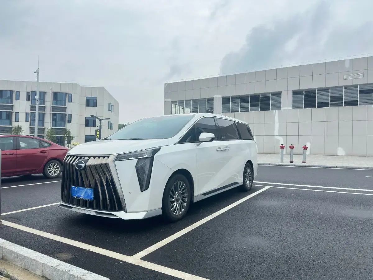 2023 GAC Trumpchi M8 2.0T 190HP L4 E-CVT Hybrid