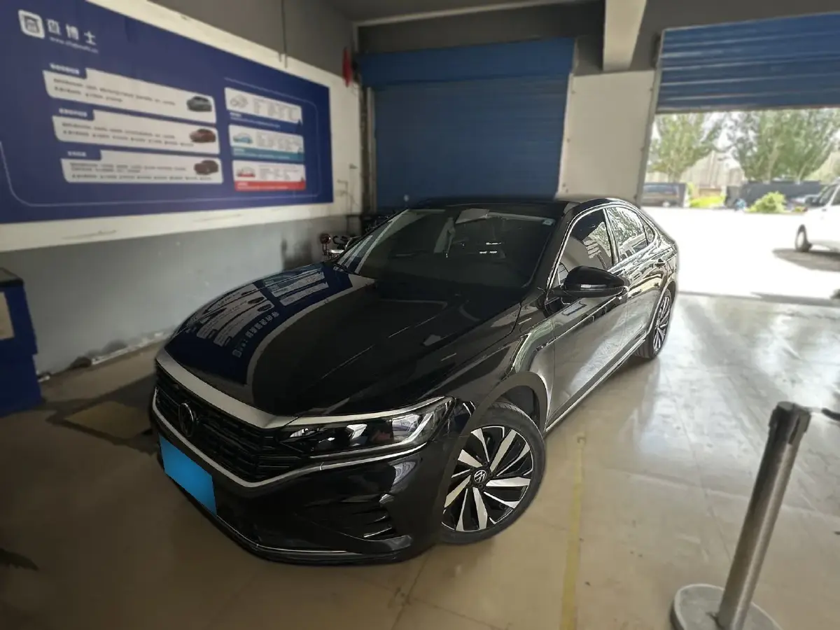 2023 Volkswagen Passat 2.0T 186HP L4 7DCT