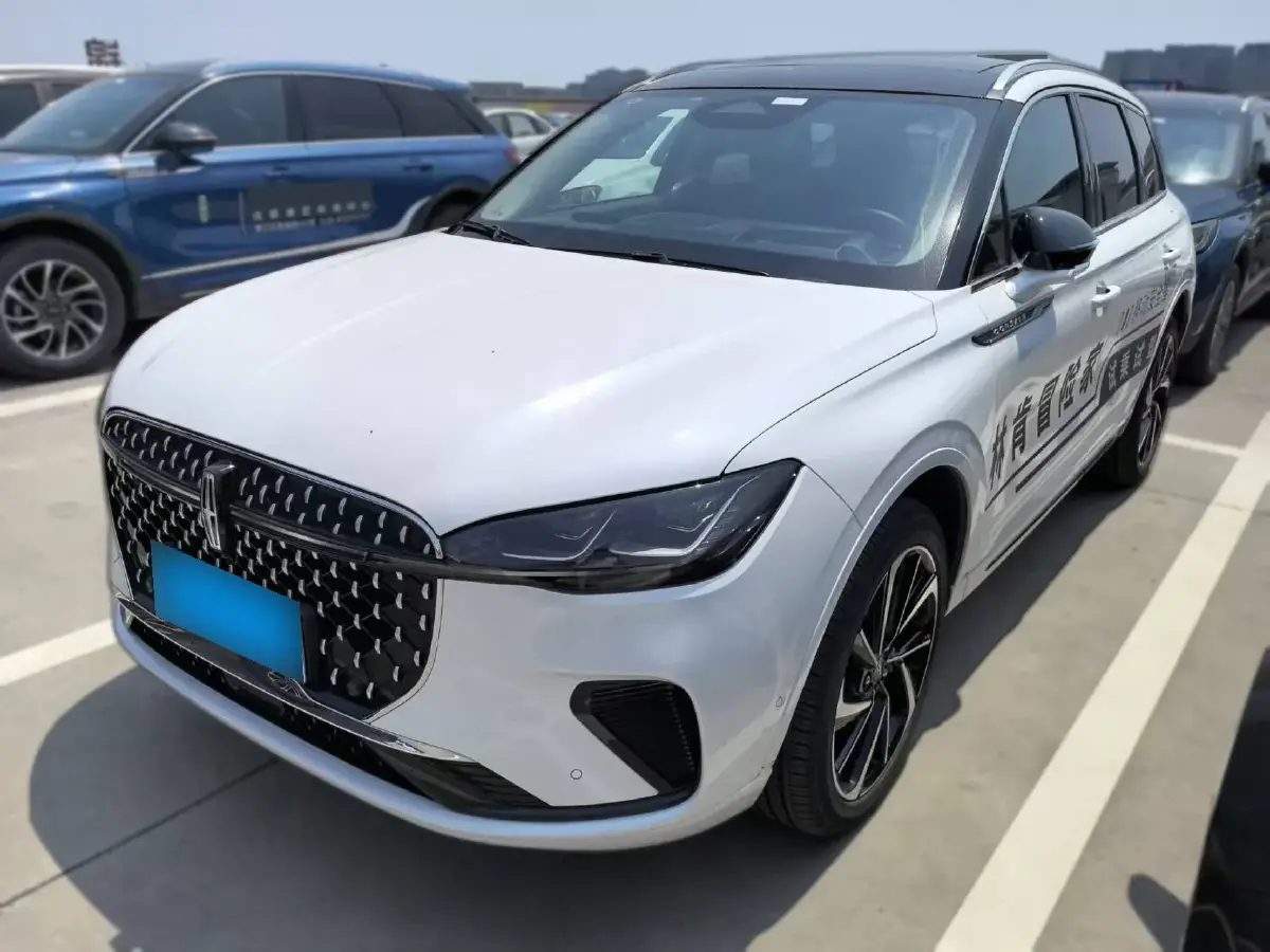 2024 Lincoln Corsair 2.0T 261HP L4 8AT