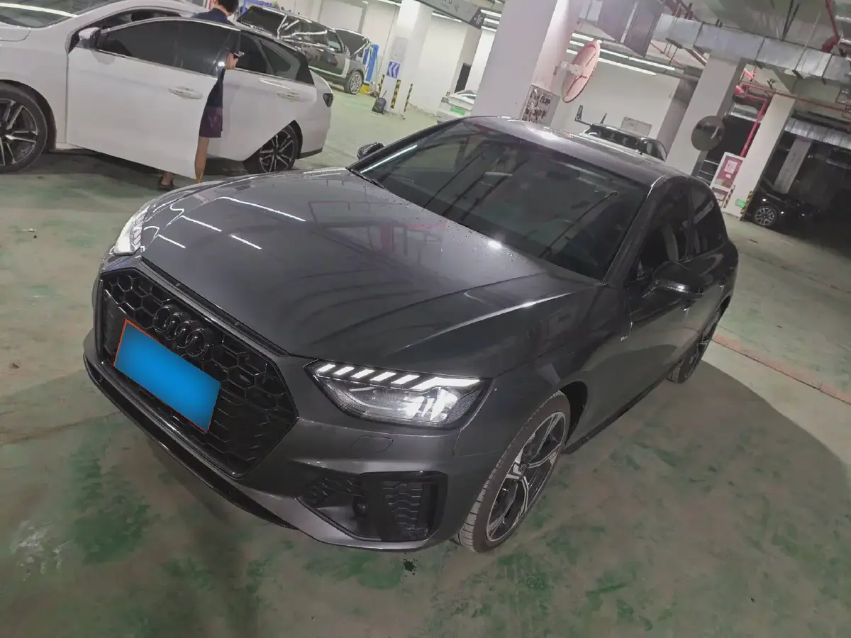 2024 Audi A4L 2.0T 190HP L4 7DCT