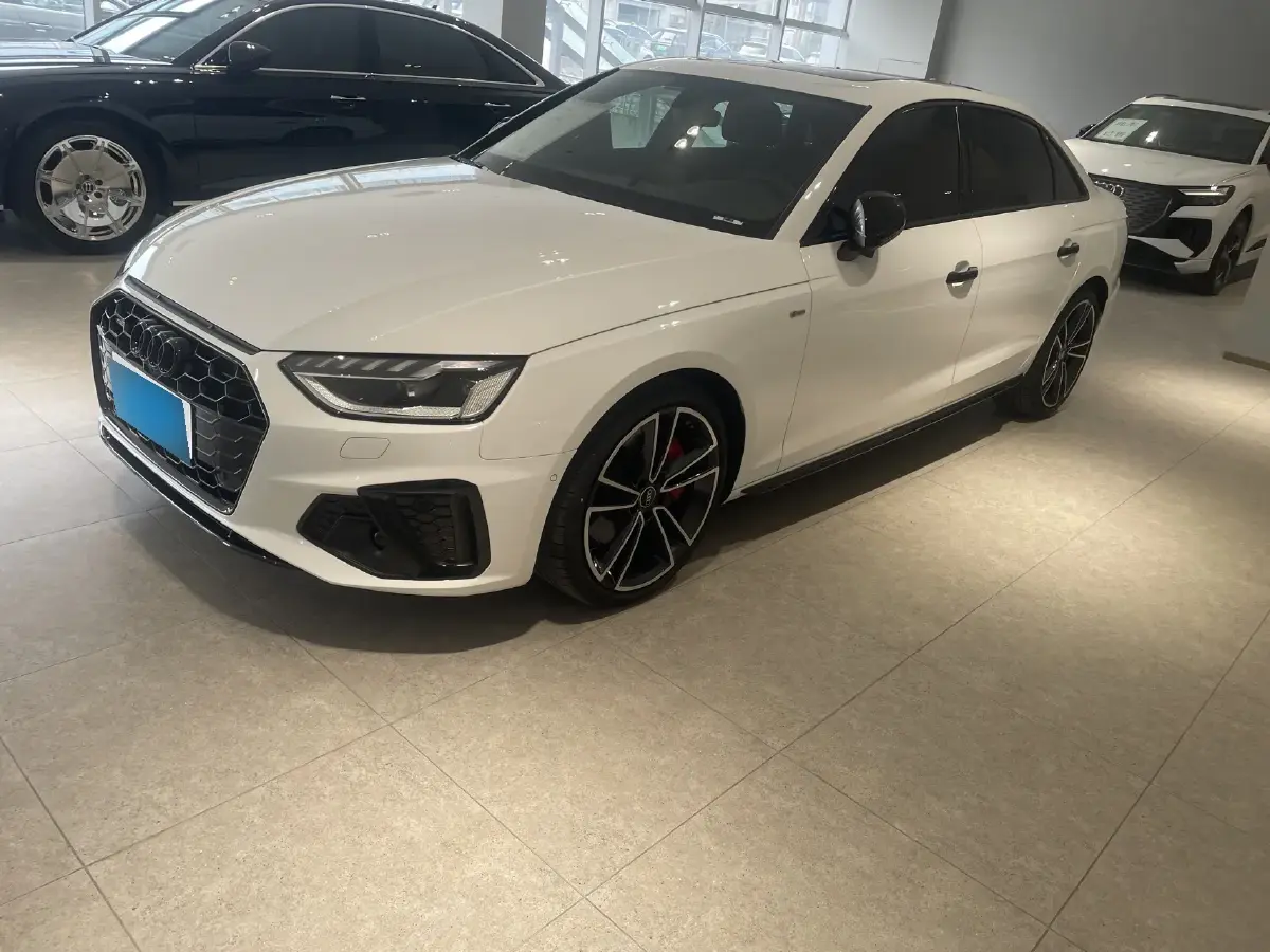2023 Audi A4L 2.0T 245HP L4 7DCT
