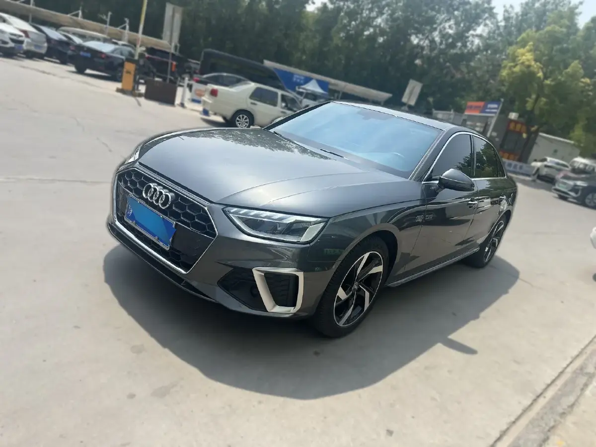 2022 Audi A4L 2.0T 190HP L4 7DCT