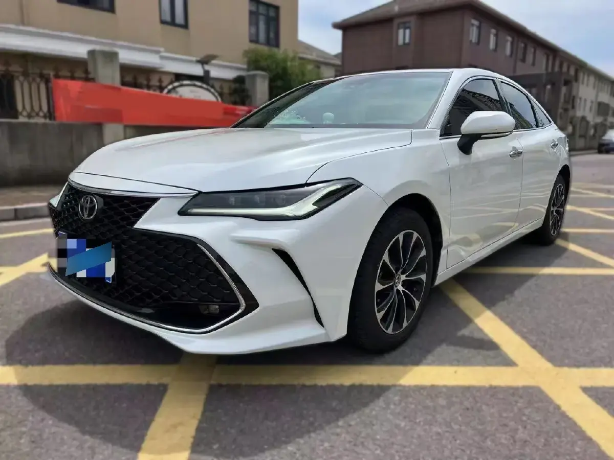 2022 Toyota Avalon 2.5L 209HP L4 8AT