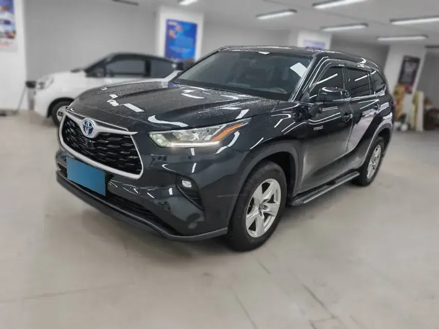 2023 Toyota Highlander 2.5L 189HP L4 E-CVT Hybrid
