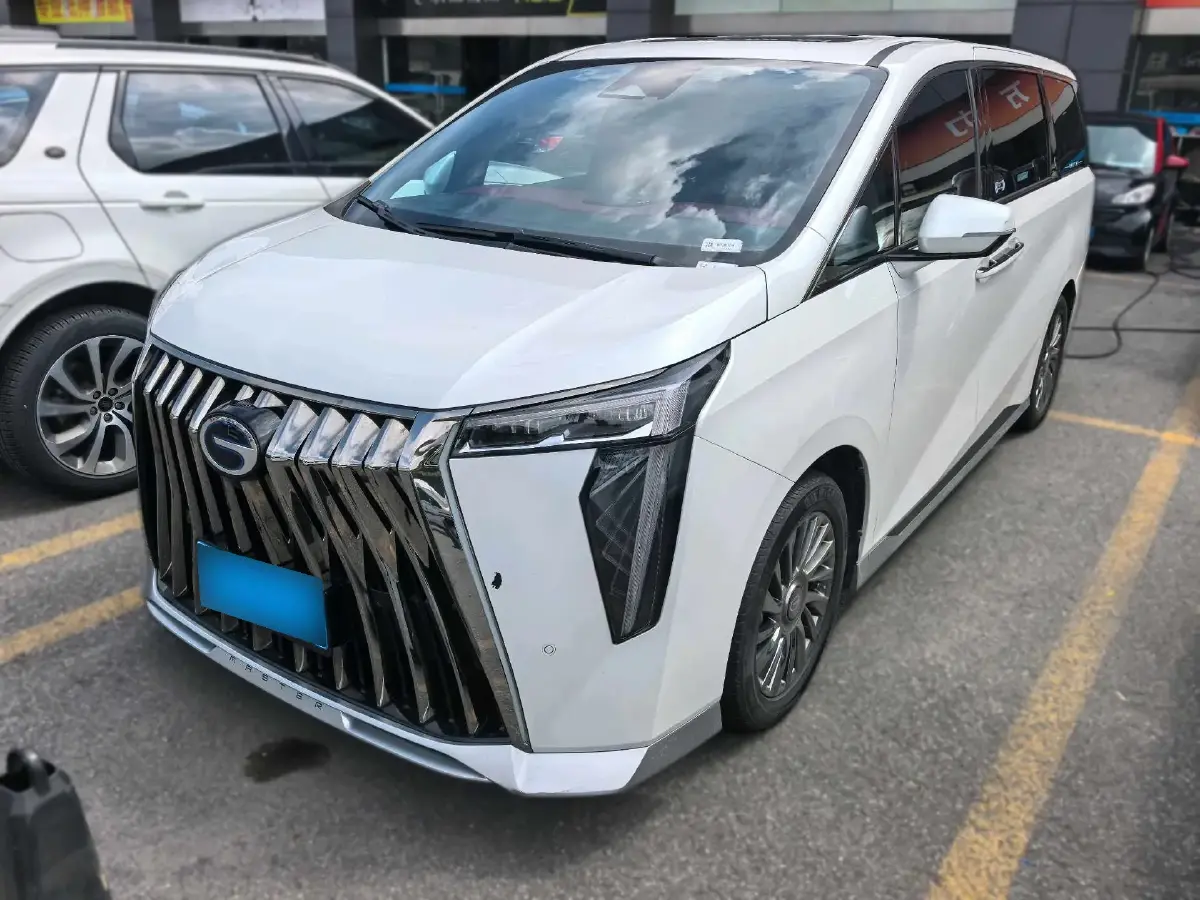 2023 GAC Trumpchi M8 2.0T 190HP L4 E-CVT Hybrid