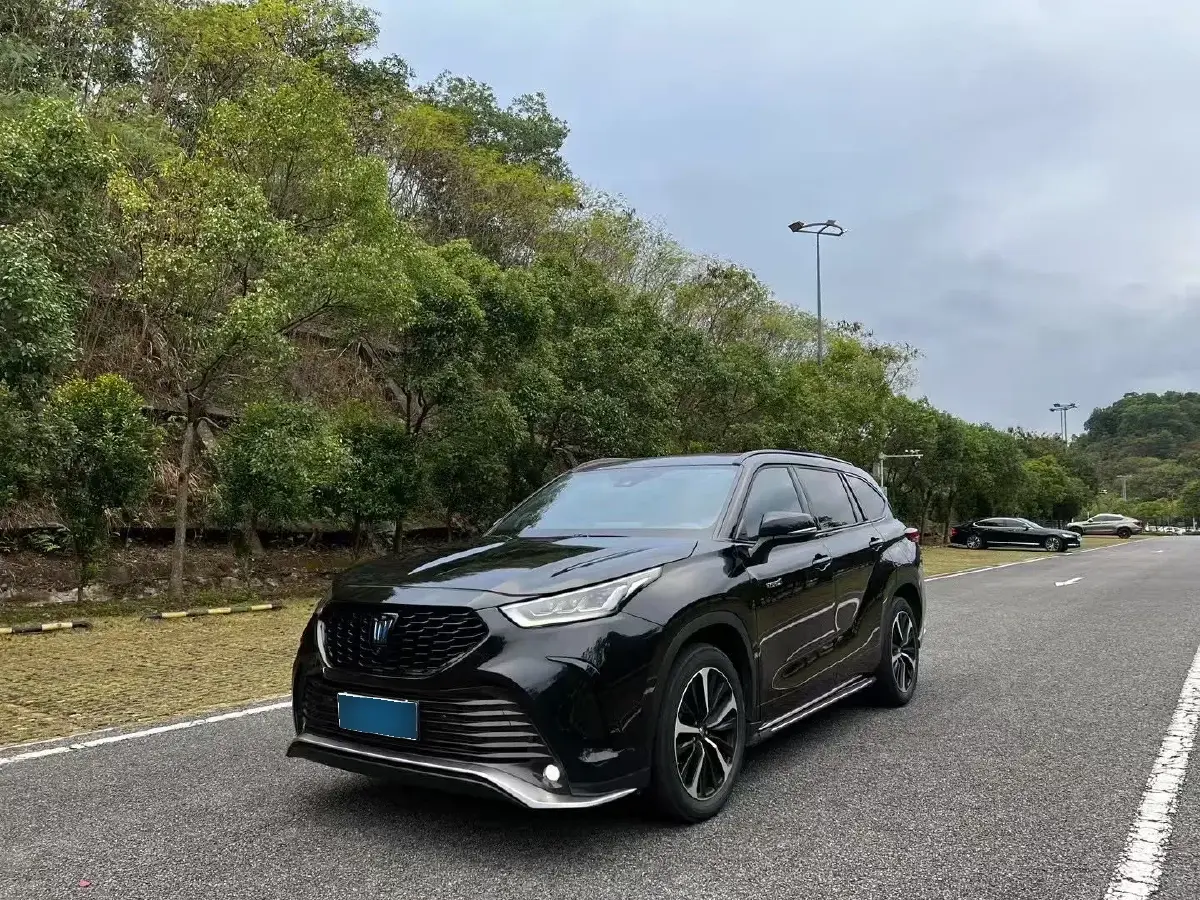 2022 Toyota Crown Kluger 2.5L 192HP L4 E-CVT Hybrid