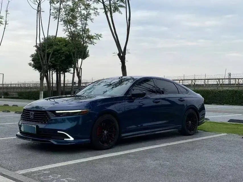 2023 Honda Accord 2.0L 148HP L4 E-CVT PHEV 17.7KWH