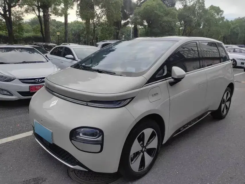 2023 BaoJun Cloud BEV 50.6KWH