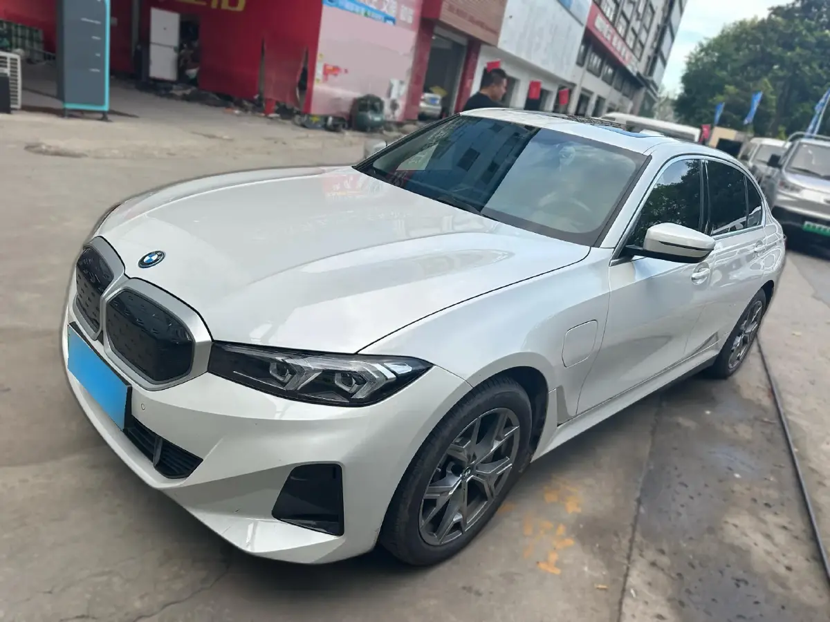 2024 BMW i3 BEV 70KWH