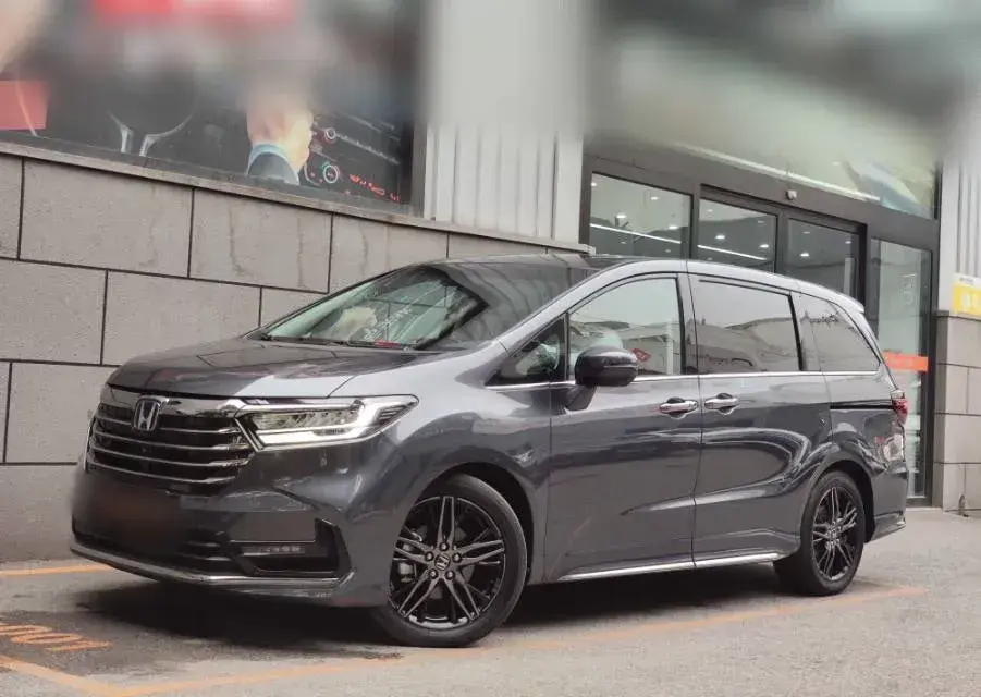 2022 Honda Odyssey 2.0L 146HP L4 E-CVT Hybrid