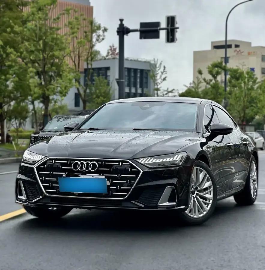 2022 Audi A7L 2.0T 245HP L4 7DCT