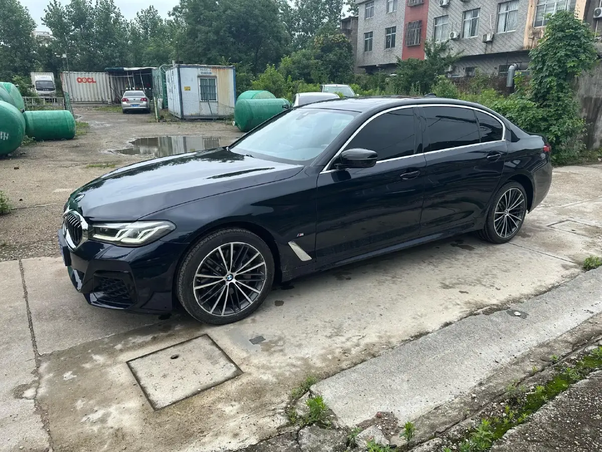 2023 BMW 5 Series 2.0T 245HP L4 8AT