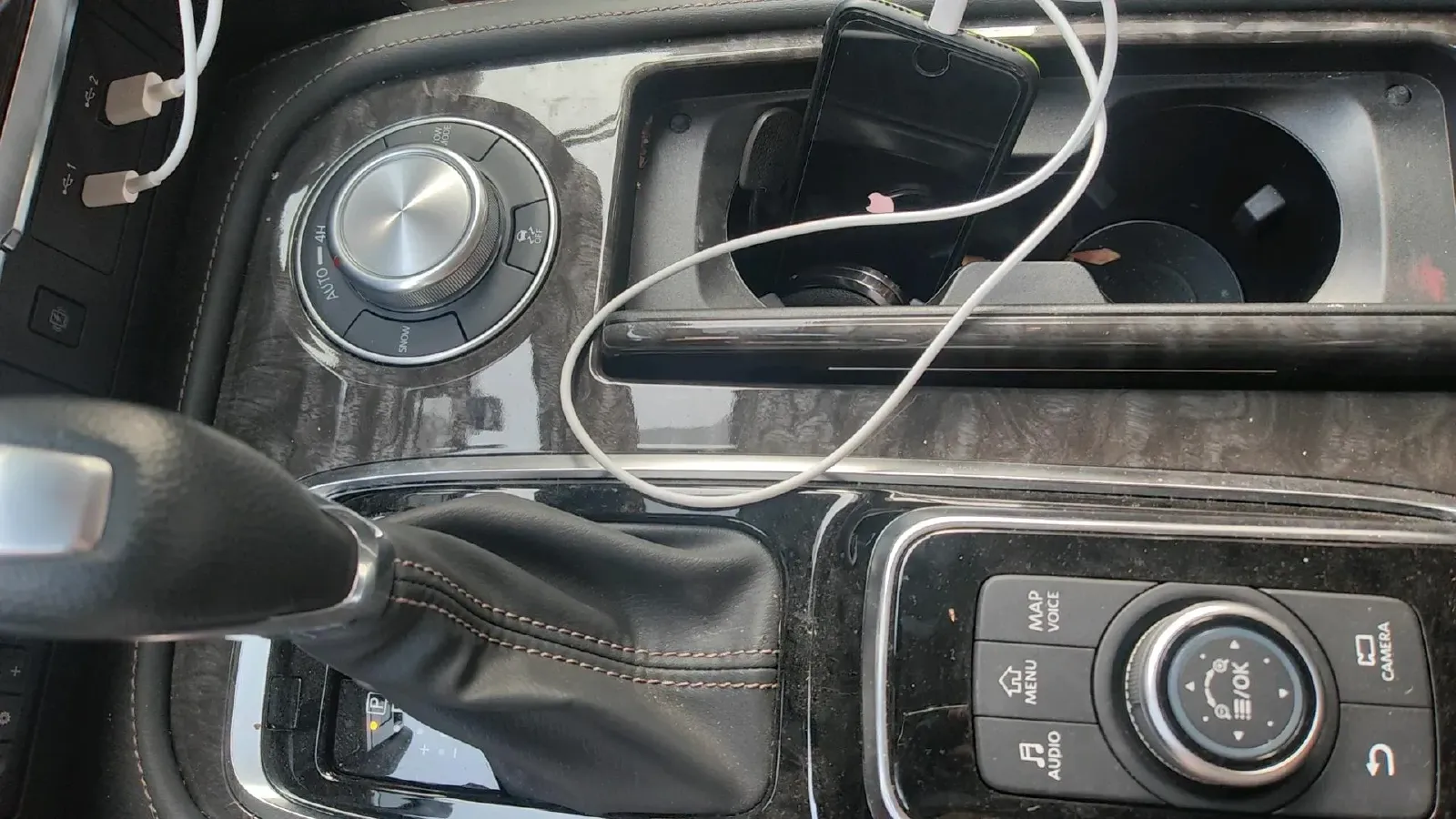 2023 Nissan Patrol 5.6L 400HP V8 7AT,autocango,china used car exporter,china ev exporter,chinese used car exporter,chinese used ev exporter