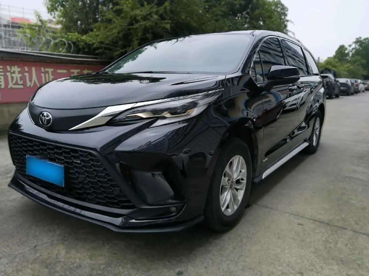 2024 Toyota Granvia 2.5L 189HP L4 E-CVT Hybrid