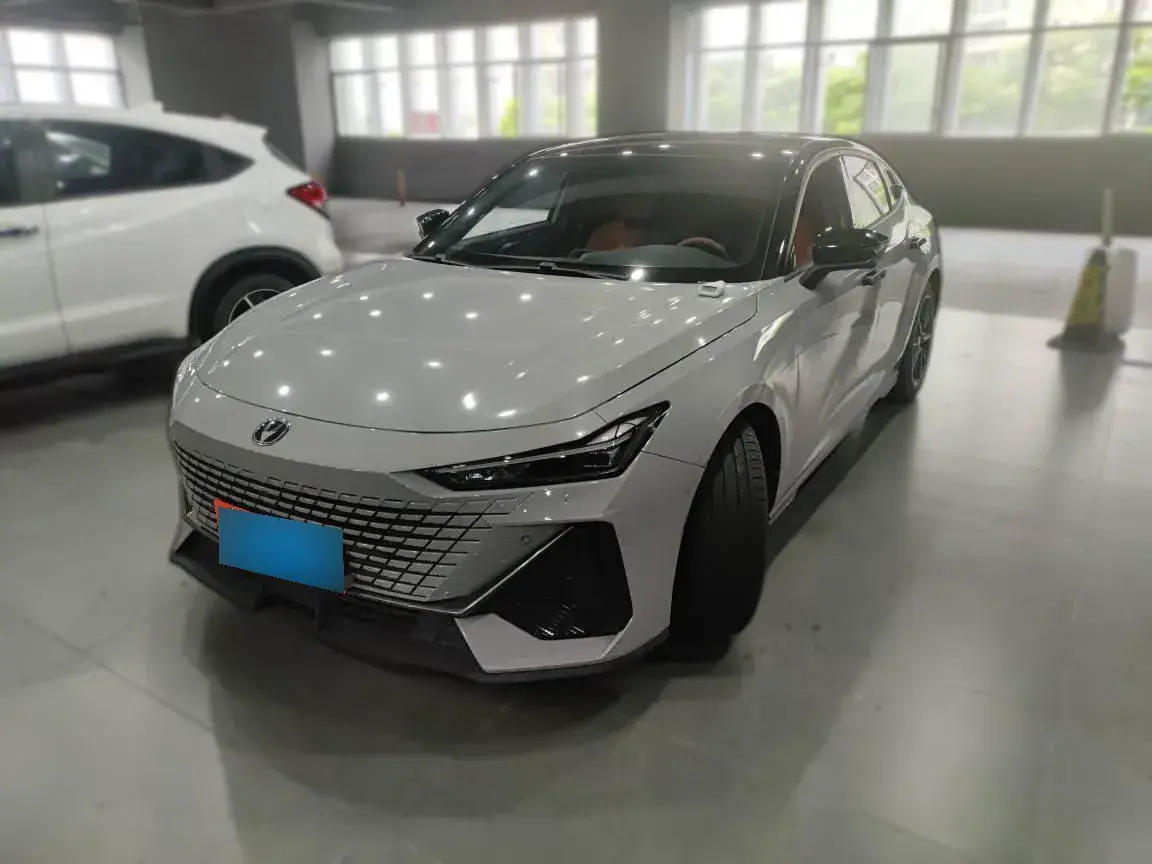 2022 ChangAn UNI-V 1.5T 188HP L4 7DCT