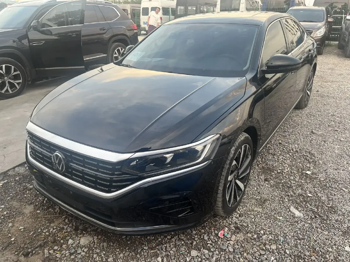 2022 Volkswagen Passat 2.0T 186HP L4 7DCT