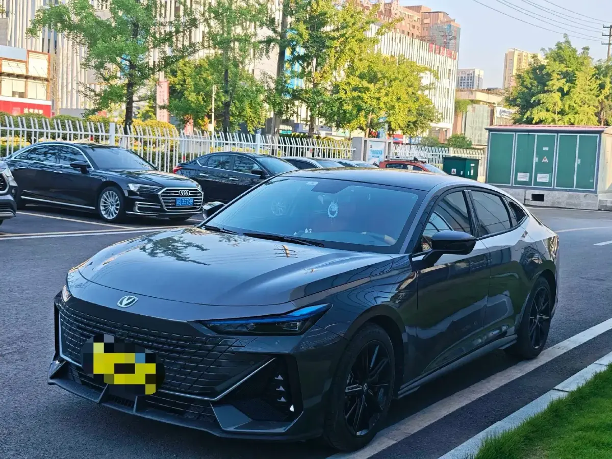 2022 ChangAn UNI-V 1.5T 188HP L4 7DCT