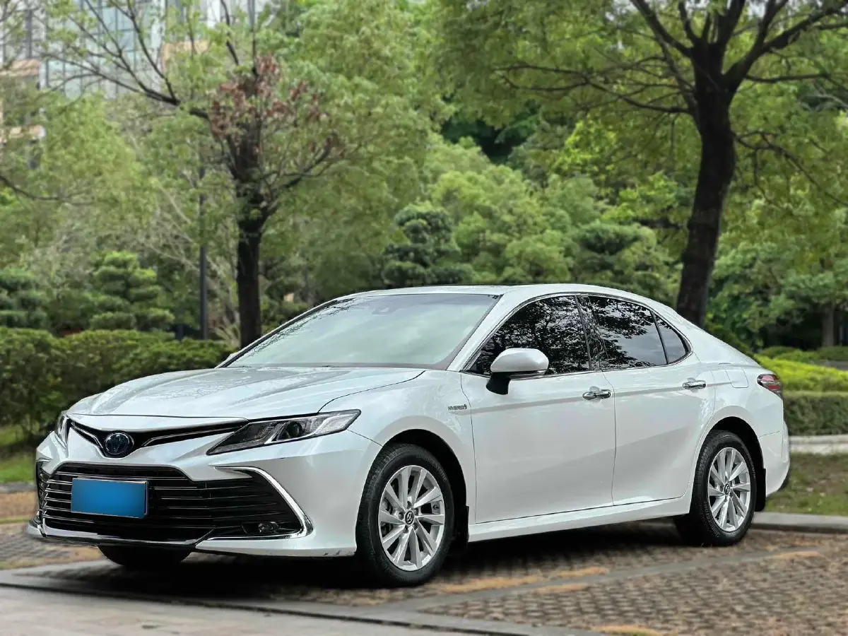 2021 Toyota Camry 2.5L 178HP L4 E-CVT Hybrid