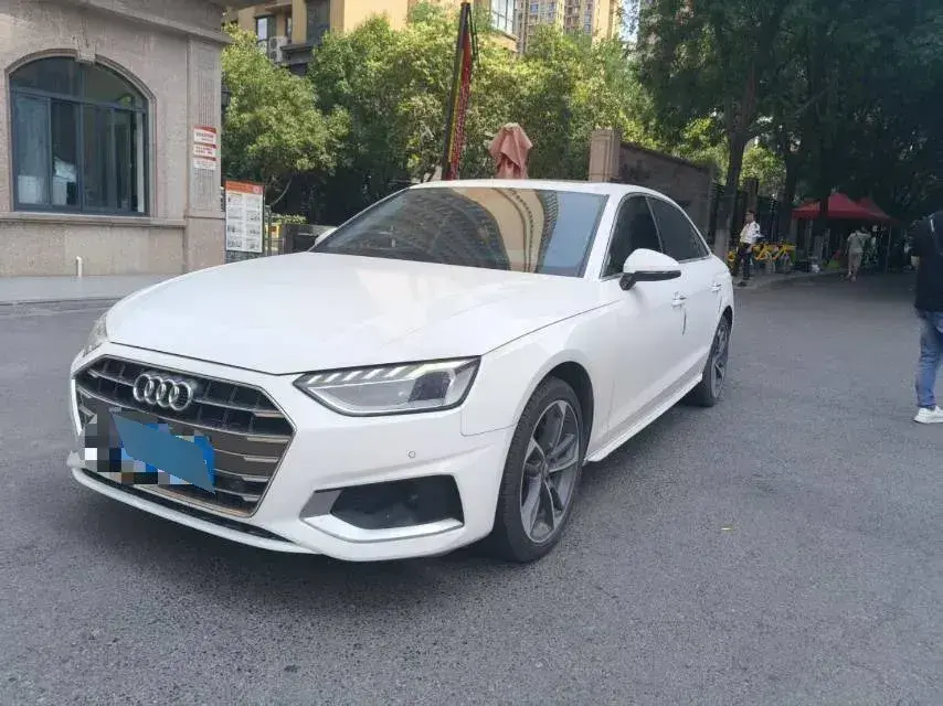 2022 Audi A4L 2.0T 190HP L4 7DCT